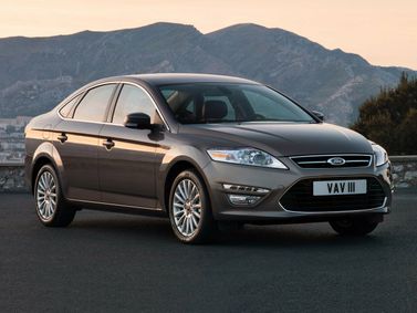 Ford Mondeo IV Рестайлинг, Седан — вид спереди справа
