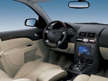 Ford Mondeo III, Лифтбэк — место водителя