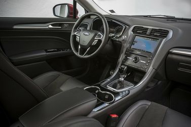 Ford Mondeo V, Седан — место водителя
