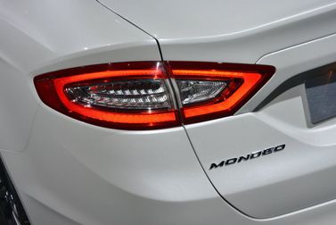 Ford Mondeo V, Седан — задний фонарь
