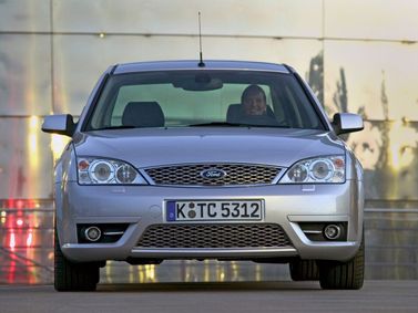 Ford Mondeo III Рестайлинг, Седан — вид спереди