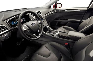 Ford Mondeo V, Седан — место водителя