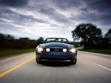 Ford Mustang فيس ليفت V، قابلة للتحويل — منظر أمامي
