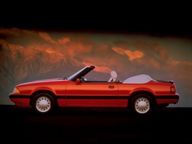 Ford Mustang III Рестайлинг, Кабриолет — вид слева