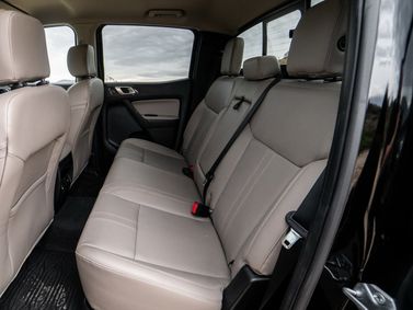Ford Ranger T6 Рестайлинг 2, Пикап двойная кабина — задние сиденья