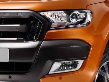 Ford Ranger عملية فيس ليفت T6، بيك أب بكابينة مزدوجة — الجزء الأمامي من السيارة عن قرب