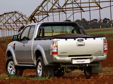Ford Ranger T6، بيك أب بكابينة ونصف — منظر خلفي أيسر