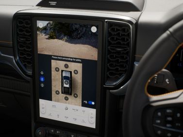 Ford Ranger T6.2، بيك أب بكابينة مزدوجة Double Cab — شاشة نظام المعلومات والترفيه
