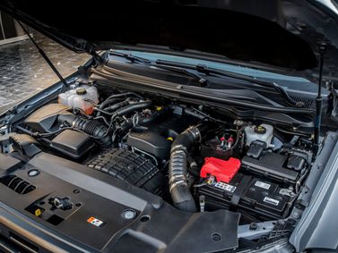 Ford Ranger عملية فيس ليفت T6 2، بيك أب بكابينة مزدوجة Raptor — حجرة المحرك