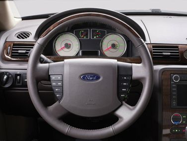 Ford Taurus V، سيدان — عجلة القيادة