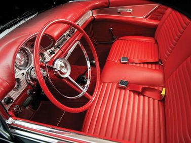 Ford Thunderbird I, Купе — место водителя