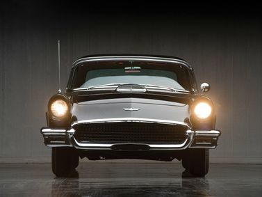 Ford Thunderbird I, Купе — вид спереди