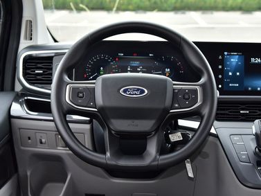 Ford Transit Custom I (السوق الصينية)، ميني فان SWB — عجلة القيادة