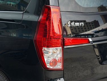 DongFeng Forthing Lingzhi Plus، ميني فان — المصباح الخلفي