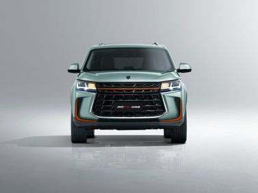 DongFeng Forthing T5 أنا فيس ليفت 2، دفع رباعي 5 أبواب 7-Seater — منظر أمامي
