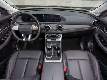 DongFeng Forthing T5 EVO، دفع رباعي 5 أبواب — منطقة السائق