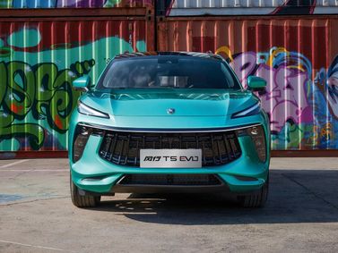 DongFeng Forthing T5 EVO، دفع رباعي 5 أبواب — منظر أمامي
