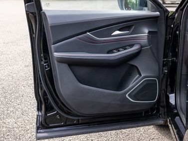 DongFeng Forthing T5 EVO، دفع رباعي 5 أبواب — تفصيل داخلي