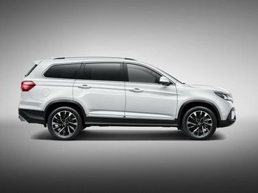 DongFeng Forthing T5L، دفع رباعي 5 أبواب — منظر من الجانب الأيسر