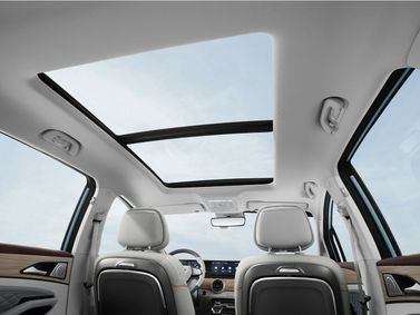 DongFeng Forthing U-Tour M4، ميني فان — منظر عام للمقصورة