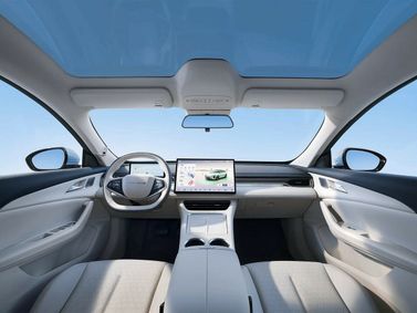 DongFeng Forthing Xinghai S7، سيدان — لوحة القيادة