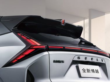 Geely Boyue II عملية شد الوجه، دفع رباعي 5 أبواب — الجزء الخلفي من السيارة عن قرب