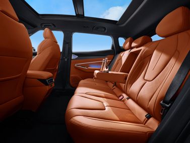 Geely Boyue II عملية شد الوجه، دفع رباعي 5 أبواب — المقاعد الخلفية