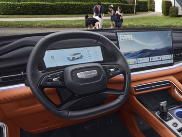 Geely Boyue II عملية شد الوجه، دفع رباعي 5 أبواب — منطقة السائق