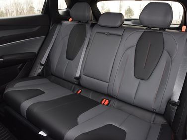 Geely Boyue Cool, Внедорожник 5 дв. — задние сиденья