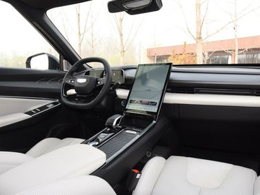 Geely Boyue Cool, Внедорожник 5 дв. — место водителя
