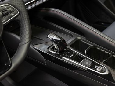 Geely Coolray I تجميل الوجه 2، دفع رباعي 5 أبواب — محدد ناقل الحركة
