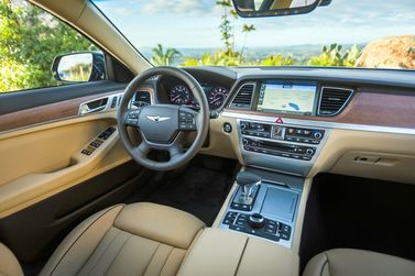 Genesis G80 I, Седан — передняя панель