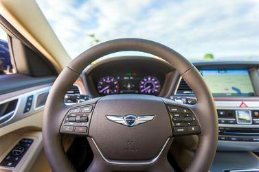Genesis G80 I, Седан — рулевое колесо
