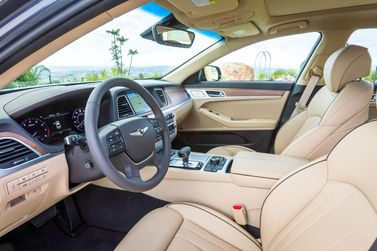 Genesis G80 I, Седан — место водителя