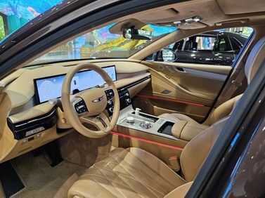 Genesis G80 II Рестайлинг, Седан — место водителя
