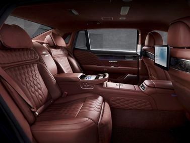 Genesis G90 II, Седан L — задние сиденья