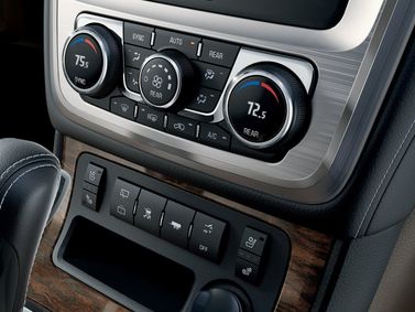 GMC Acadia أنا فيس ليفت، دفع رباعي 5 أبواب — الكونسول الوسطي