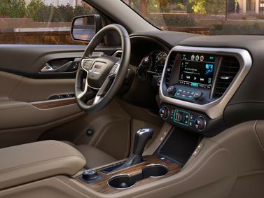 GMC Acadia ثانياً، دفع رباعي 5 أبواب — منطقة السائق