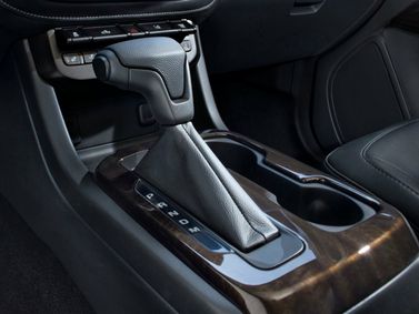 GMC Canyon ثانياً، بيك أب بكابينة مزدوجة — محدد ناقل الحركة