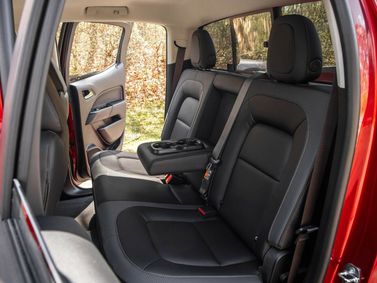 GMC Canyon II Рестайлинг, Пикап двойная кабина — задние сиденья