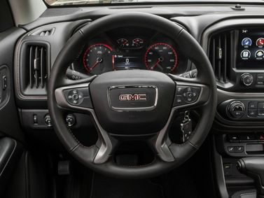 GMC Canyon ثانياً، بيك أب بكابينة مزدوجة — عجلة القيادة