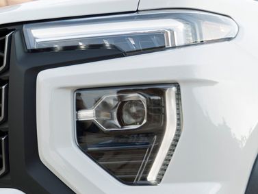 GMC Canyon ثالثاً، بيك أب بكابينة مزدوجة — المصباح الأمامي