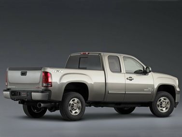 GMC Sierra II (GMT900)، بيك أب بكابينة ونصف — منظر خلفي أيمن