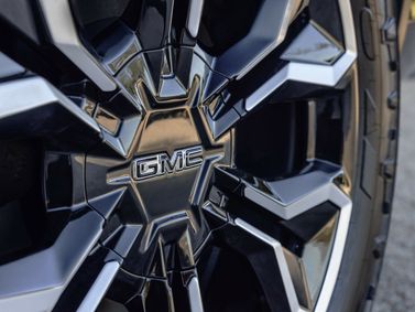 GMC Sierra فيس ليفت IV، بيك أب بكابينة مزدوجة EV — جنط العجلة