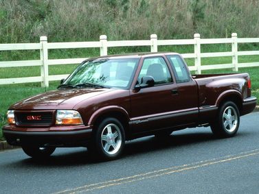 GMC Sonoma II(GMT400)، بيك أب بكابينة ونصف — منظر أمامي أيمن