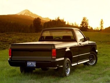 GMC Sonoma I، بيك أب بكابينة مفردة — منظر خلفي أيمن