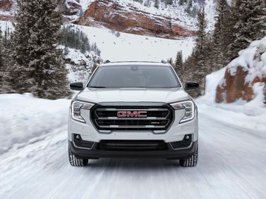 GMC Terrain II Рестайлинг, Внедорожник 5 дв. — вид спереди