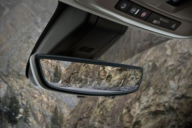 GMC Yukon V، دفع رباعي 5 أبواب XL — منظر عام للمقصورة