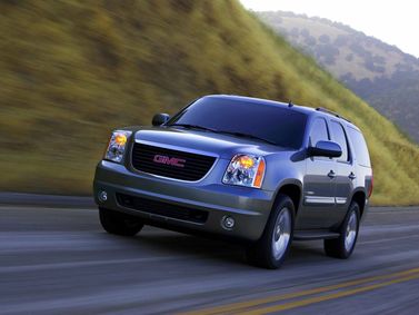 GMC Yukon III (GMT900)، دفع رباعي 5 أبواب — منظر أمامي أيمن
