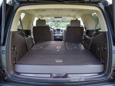 GMC Yukon IV (GMT K2UG)، دفع رباعي 5 أبواب — حجرة الأمتعة